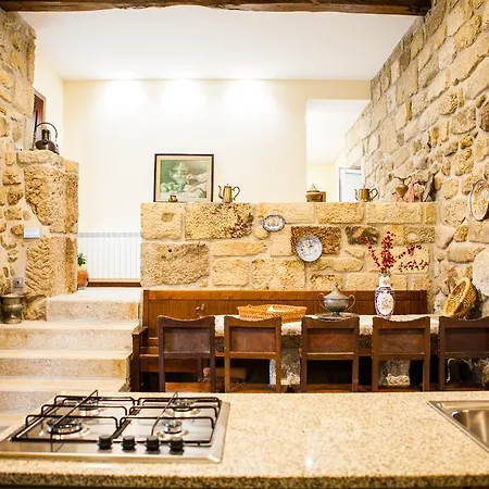 ゲストハウス Casa Cimo De Vila