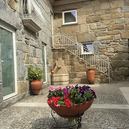 Casa Cimo De Vila ゲストハウス ファフェ